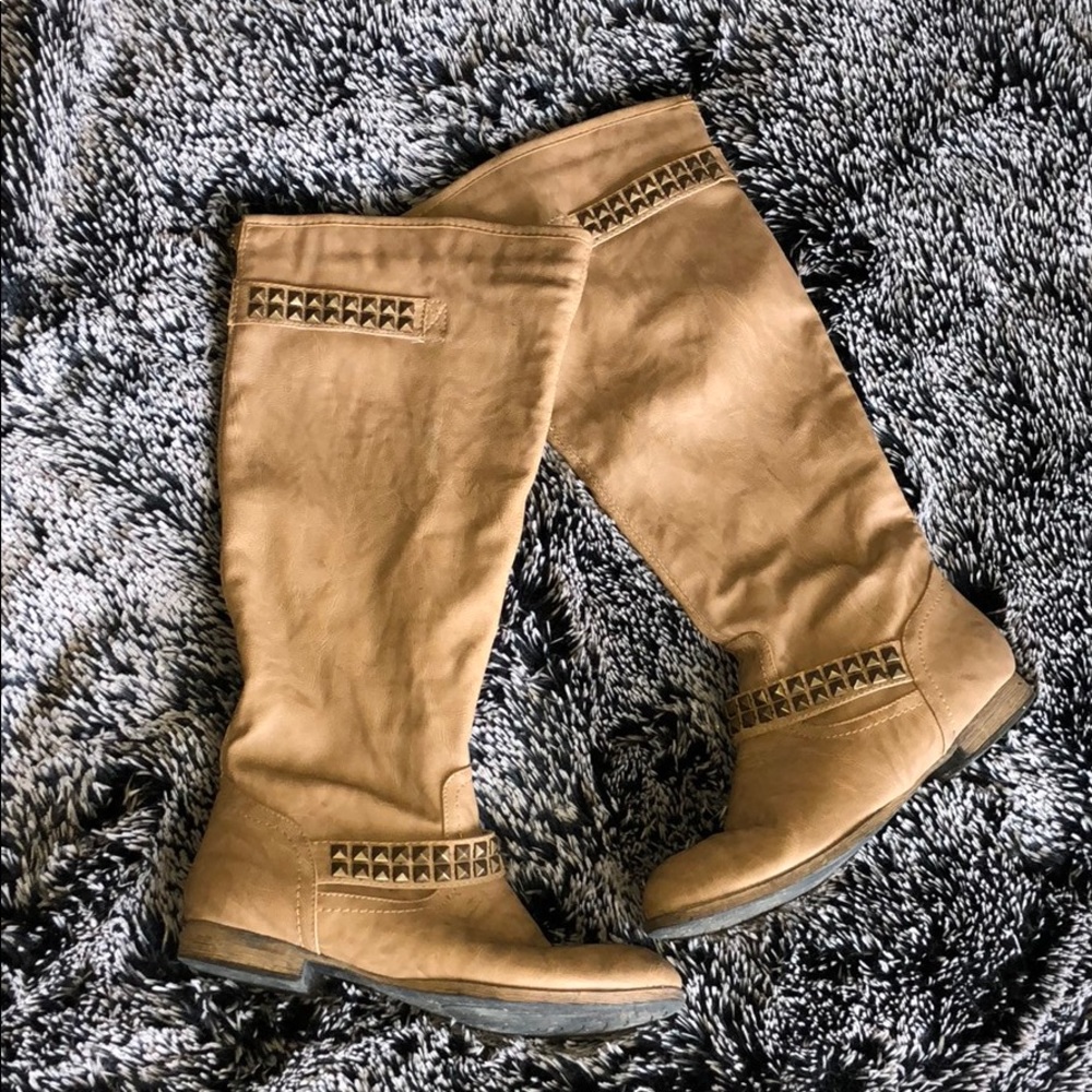 💥Knee high studded boots 👢